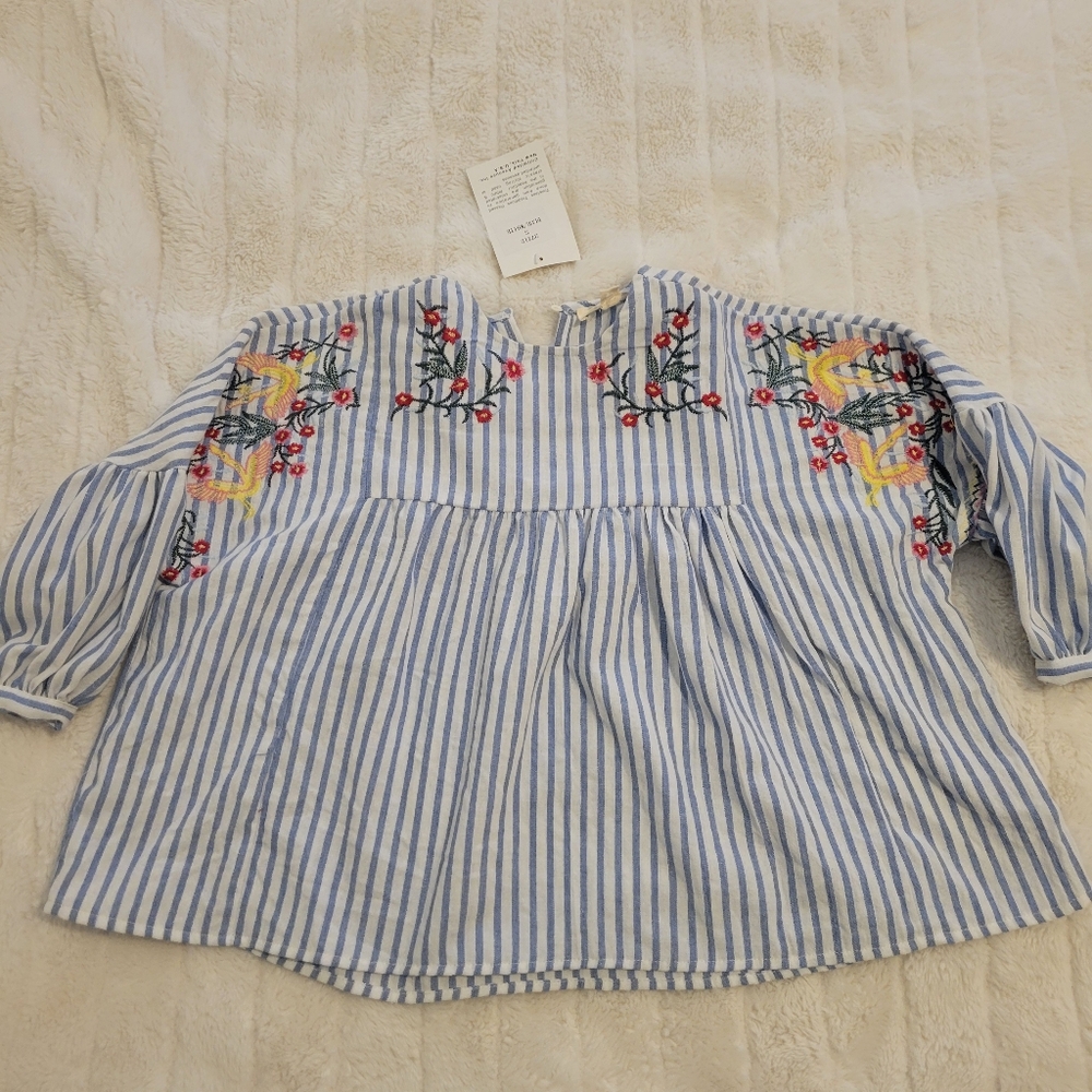 NWT Embroidered Cropped Summer Top